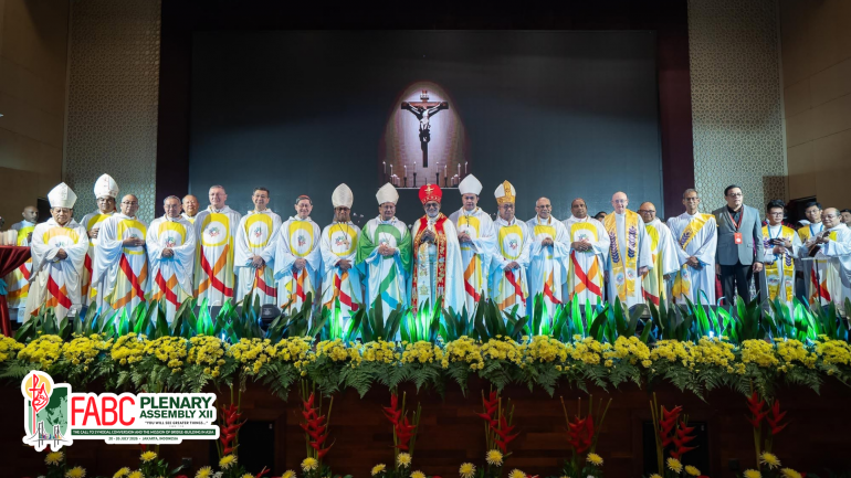 A 12 vei nadinga Federation of Asian Bishops’ Conferences (FABC) kipawlkhawmna July 20–26 sungin Indonesia khopi Jakarta ah man ahidinga, tami hun sungah mi 120 val ang tel ding hi.