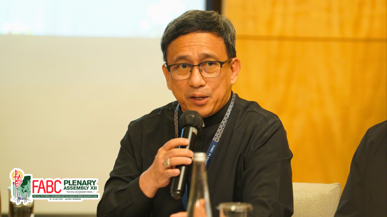 Bishop Junie Maralit in Synodality for practical roadmap jong Asia gamkai pumpi juithei ding ah nasatah ah siem ah hia sawtlou in hing ki bawl ding hi chin theisahna thugen hi.