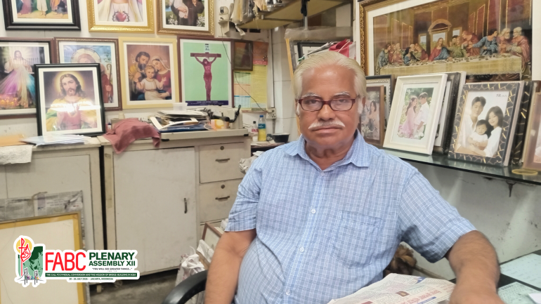 Kum 73 mi Mohammad Abdur Rashid hi Dhaka a Farmgate area a Tejgaon Catholic biehinn geia Rashid Glass House neitu ahi.