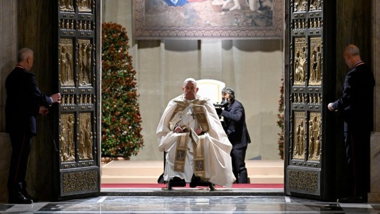 Pope Francis in St. Peter's Basilica kot siengthou ahonna