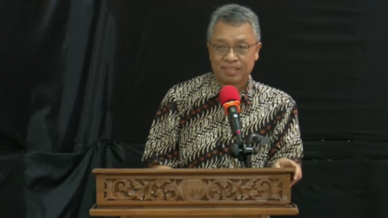 Tou lam Indonesia Pangkalpinang a OFM Bishop Adrianus Sunarko in Fr. Magnis in pawlpi dinga asepdoh lienpen khu Second Vatican Council in kisiemthana anabul pat theisiemna ahi.