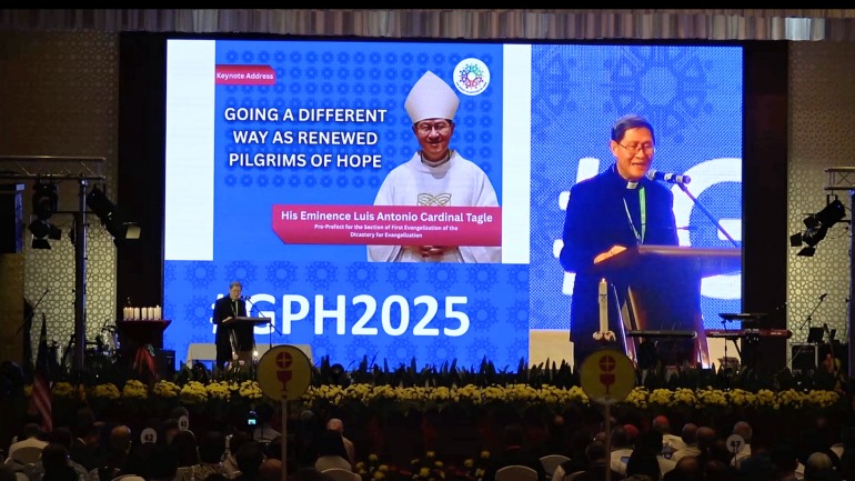 Pilgrime Of Hope Khawmpi ah Pu Cardinal Tagle in Asia gamkai Pawlpite kunga Pasian thu tangkou