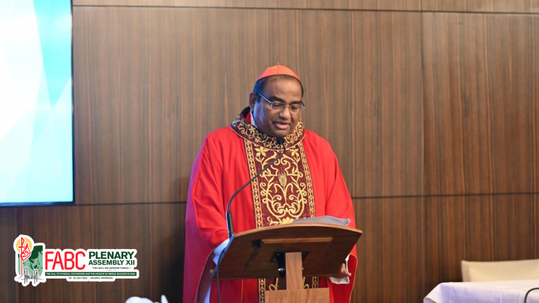 Cardinal Poola in Asia pumpi Pawlpi te chu khawvel in thuneina leh min thanna a ngaihsut dan sang in, Khrist in amah a kipia itna leh ki pie doh ngamna a bulphuh Pawlpi neih dingin a chiel hi.