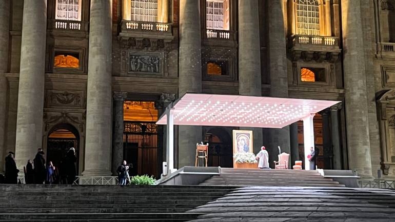 Pope Francis dinga khigui sutna kinei na, February 27. (Photo: Fr. Kasmir Nema SVD)