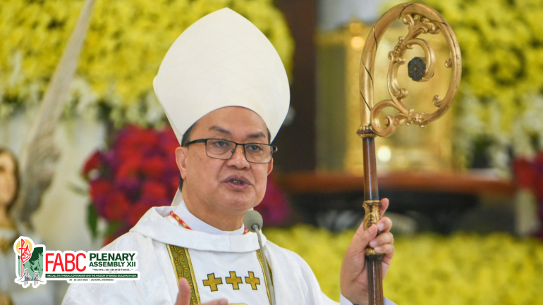 Cardinal Pablo Virgilio David Vice president of FABC in hattuom te pen babel innlam ding a hat ahisih a "Builder of Communion" ding a hat ahi chi.
