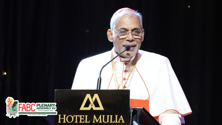 Cardinal Ferro in tam Khawmpi pen eite’n Asia Pawlpi thu-le-laa genna maimai ding hilou in, kalkhat suon ah mipite dingin Pasian deinabang nasem ah kalsuan khawm ihi uh chi.