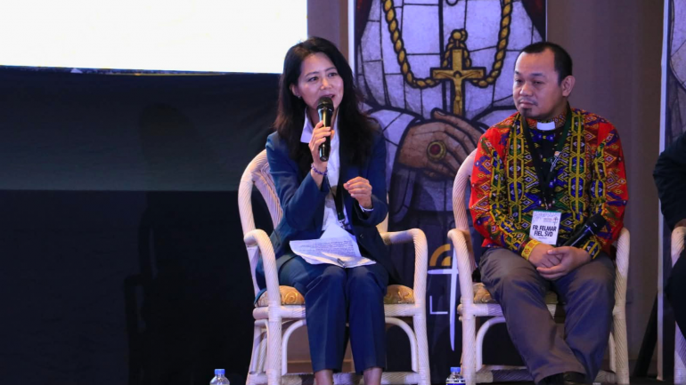 Dr. Anna Jihyun in Asia agamkai umdan theisiem kom in media lama jong eiten sem lei ahoina tampi um ding leh sepding tampi um ahi chin gen hi.