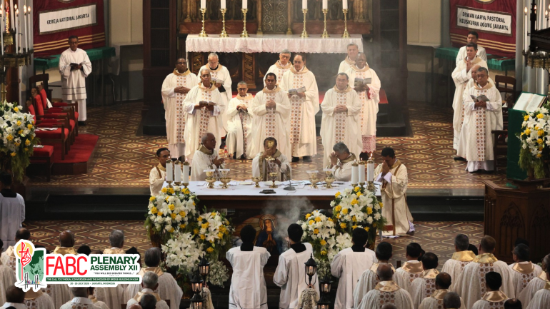 FABC a 12 veina Plenary Assembly July 26 ni in Mass siengthou lawpna toh thupi tah in zaw ahita hi.