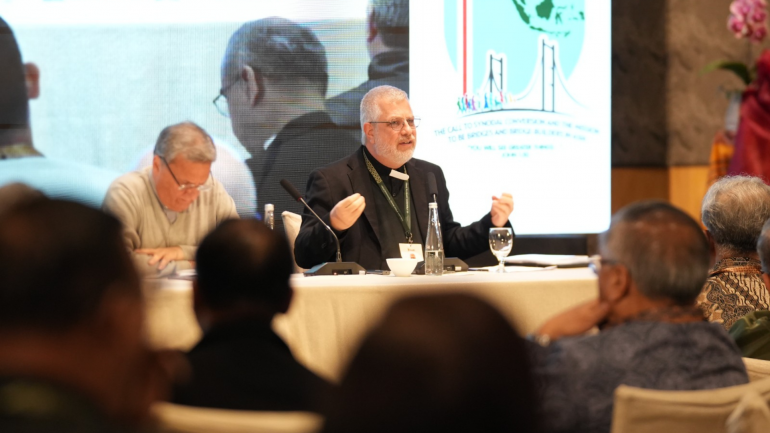 Fr. Costa's: "Tualeh tamten hattuom leh doctrine chi tuomtuom te ki phu khiet masang a Jesu Khrist hinna, shina leh thokiana leh mihing te lah a ahing jing na pen ang pho sah mama hi".