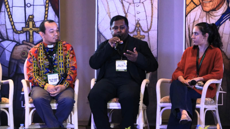 India te ham-le-pao kibatlouna, ngeina leh gamkai kibatlouna tejiah in Catholic hattuam in khotaang mite toh kijopmatna dingin digital lampi tha alam touding ahi chi'n Fr. Cyril Victor Joseph in gen.
