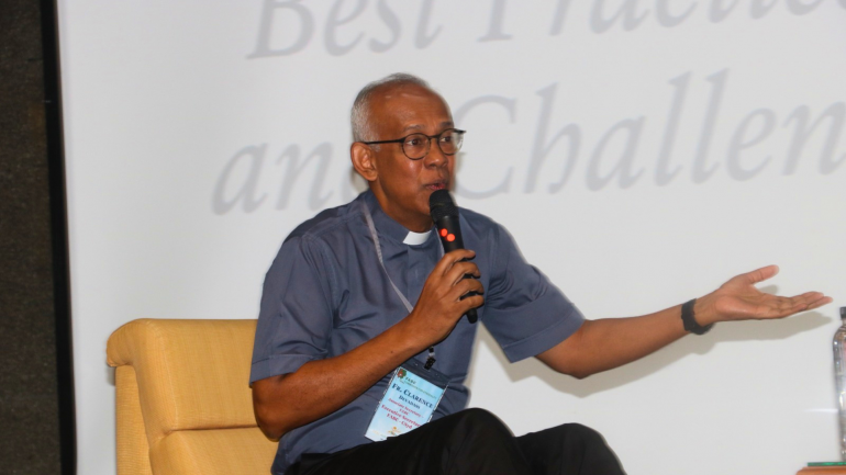 Fr. Devadass ahileh executive secretary of the Commission for Synodality in kikupna ah Synodality pen catholic Pawlpi sunga jah dingdan leh peipi dingdante tuamtuam hilna nei ahi.