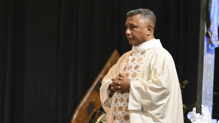 Fr. Hans in zong, “North Sumatra mun tampite’n tu dinmun ah natural disaster nasa tah a tuah uh hi. Tuni a pangte lah ah recovery na sem tampi a um uh hi. Tam vaiguan pen damna leh kisiem tha na ding thu kipahna tawh kizom ding a kilawm mama hi,” a chi hi.