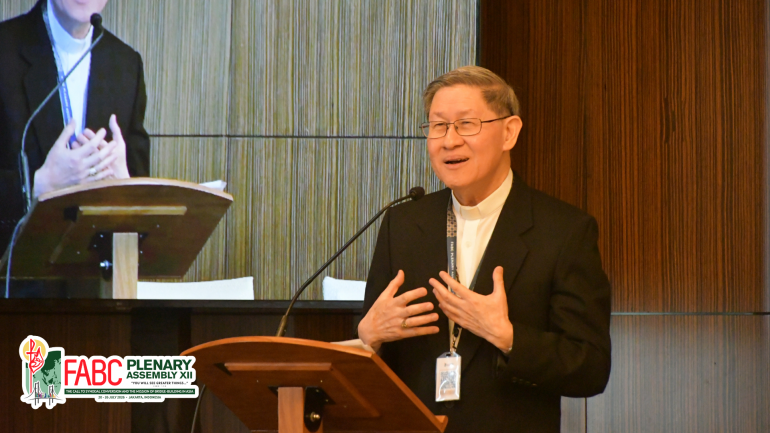 Cardinal Luis Antonio Tagle in Hattuom khat kalsuon khawm ichi bang chi bang chi dan adiei leh? Chi in dawtna abawl hi.Cardinal Luis Antonio Tagle in Hattuom khat kalsuon khawm ichi bang chi bang chi dan adiei leh? Chi in dawtna abawl hi.