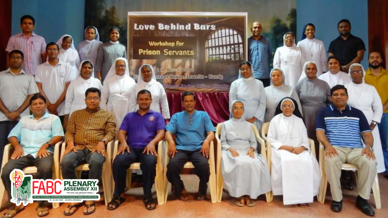 Asia gamkai a siempupite “Lei leh leidawte hiding” chi thupi zang a akikup ding uh ngaisut kawmin Sr. Peiris in Dumbara Prison a nasepnate’n tami thupi a talah hi achi hi.